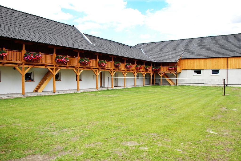Statek 3 - Wellness & Spa Hotell Hluboká nad Vltavou Exteriör bild