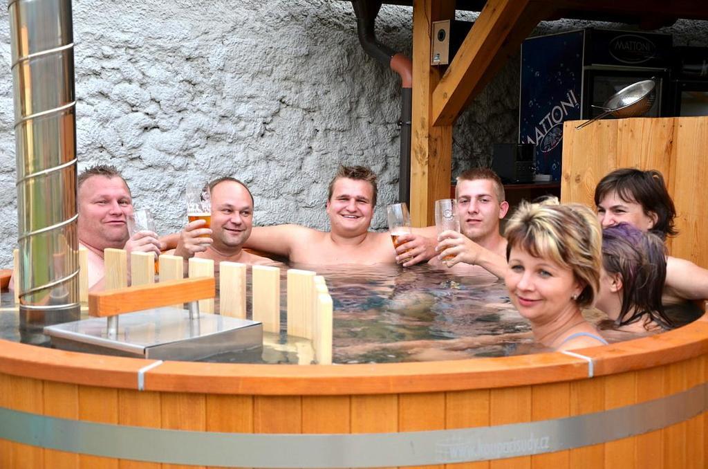 Statek 3 - Wellness & Spa Hotell Hluboká nad Vltavou Exteriör bild