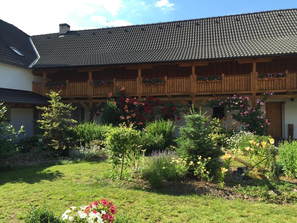 Statek 3 - Wellness & Spa Hotell Hluboká nad Vltavou Exteriör bild