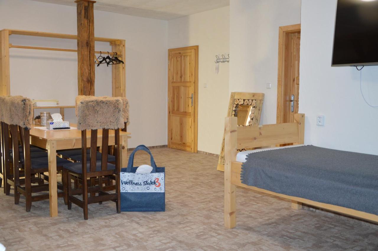 Statek 3 - Wellness & Spa Hotell Hluboká nad Vltavou Exteriör bild