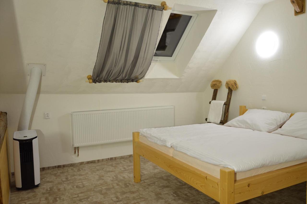 Statek 3 - Wellness & Spa Hotell Hluboká nad Vltavou Exteriör bild